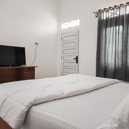 Adela Homestay Syariah Near Universitas Muhammadiyah Jambi Mitra Reddoorz Exterior foto